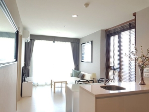 Rhythm Sukhumvit 42 <strong>flat apartment condo for rent in Ekamai Bangkok</strong>