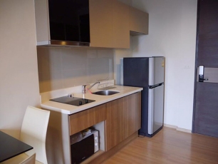 Rhythm Sathorn 21 <strong>flat apartment condo for rent in Surasak - Saphan Taksin</strong>