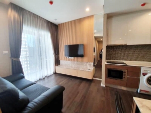 The Saint Residences <strong>flat apartment condo for rent near Phahon Yothin MRT</strong>