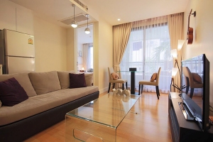 Collezio Sathorn Pipat <strong>Chong Nonsi apartment condo for rent</strong>